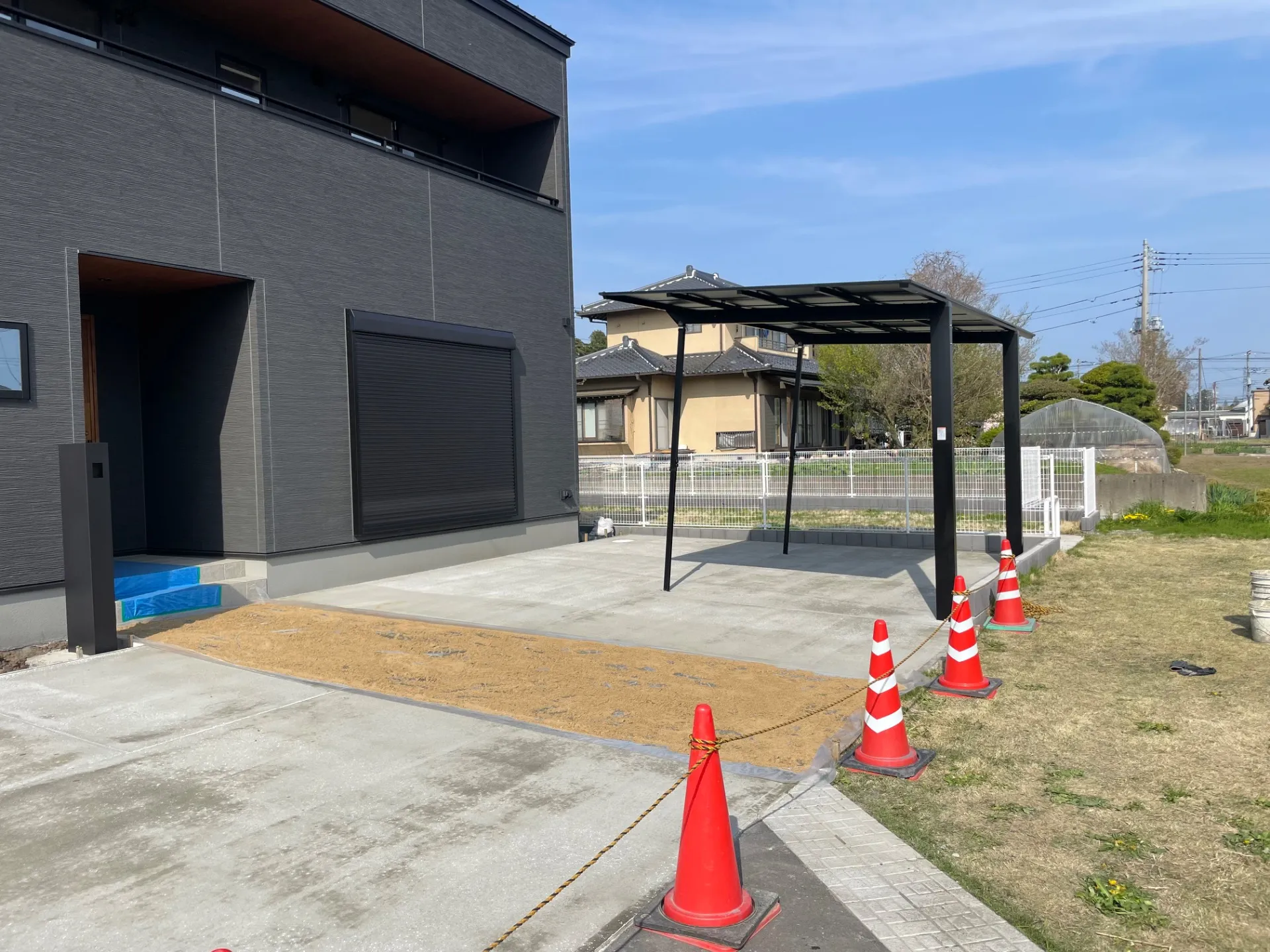 那珂市　洗い出しコンクリート　カーポート